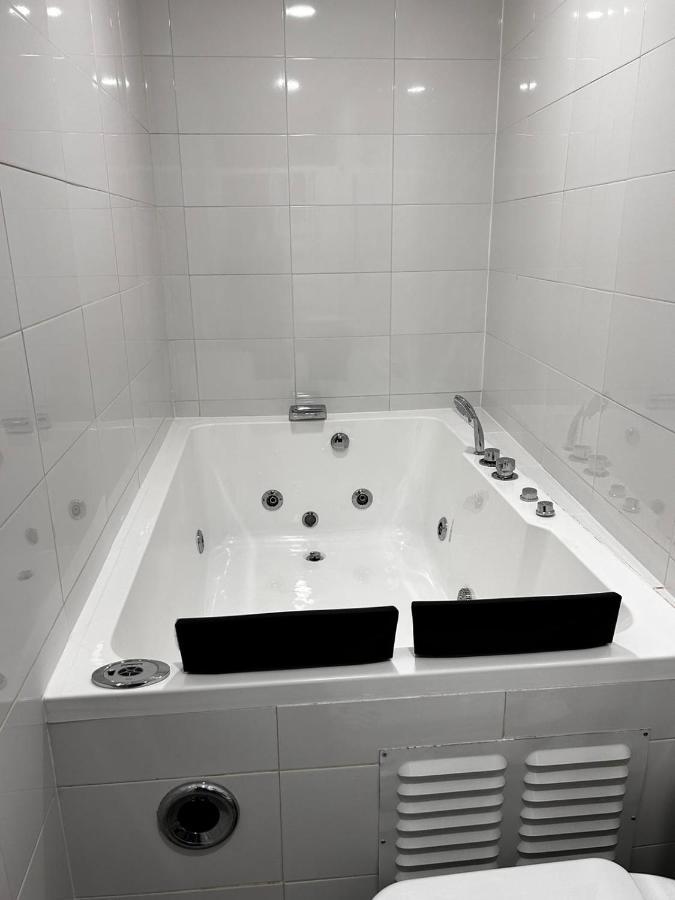 #2# Apartamento Jacuzzi Xl Sevilla Centro Dış mekan fotoğraf